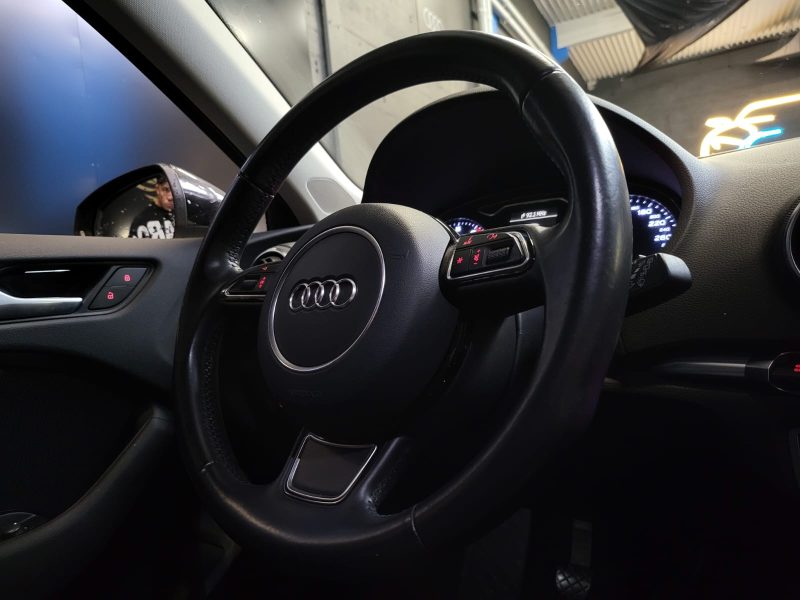 AUDI A3 SPORTBACK 1.4 TFSI 125cv AMBITION LUXE / CAMERA DE RECUL / DEMARRAGE MAIN LIBRE / INTERIEURE