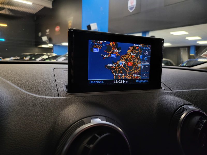 AUDI A3 SPORTBACK 1.4 TFSI 125cv AMBITION LUXE / CAMERA DE RECUL / DEMARRAGE MAIN LIBRE / INTERIEURE