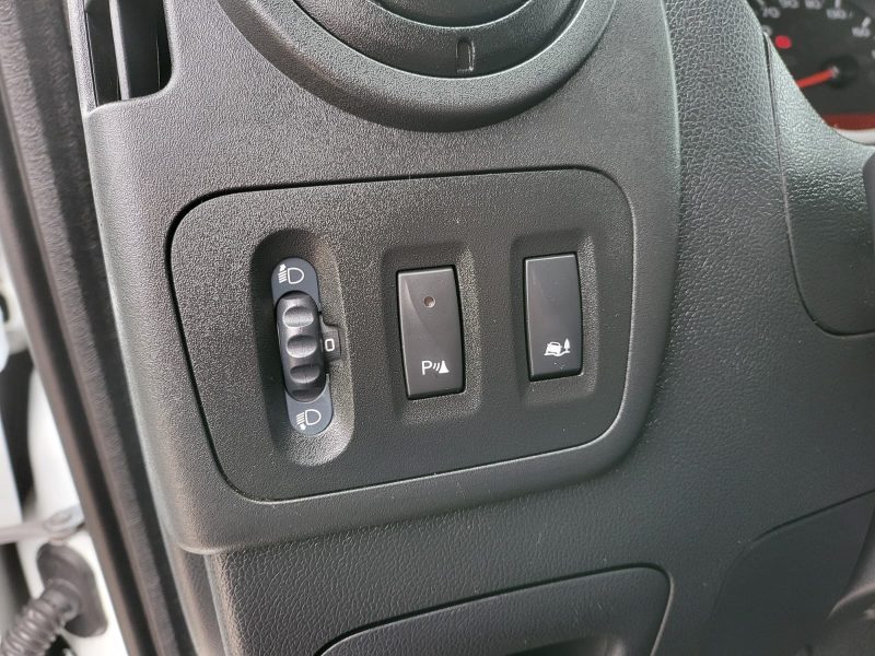 RENAULT MASTER III L2H2 2.3 dCi 130cv Grand Confort BVM6 / GALERIE/RADAR-AR/GPS/BLUETOOTH