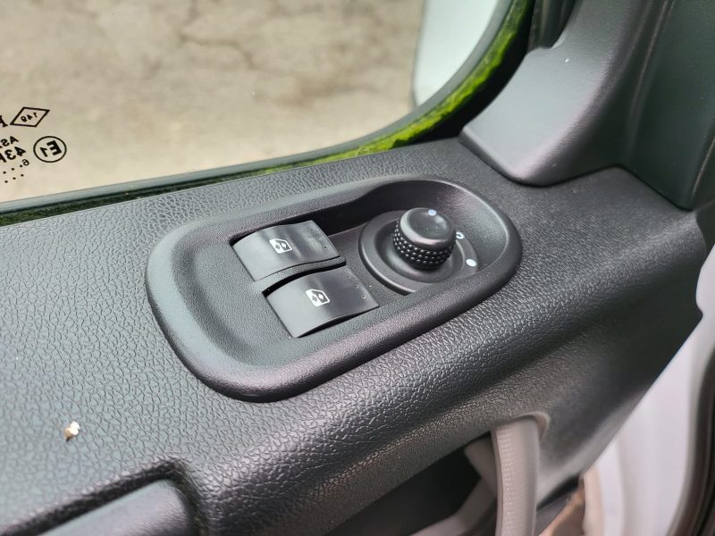 RENAULT MASTER III L2H2 2.3 dCi 130cv Grand Confort BVM6 / GALERIE/RADAR-AR/GPS/BLUETOOTH