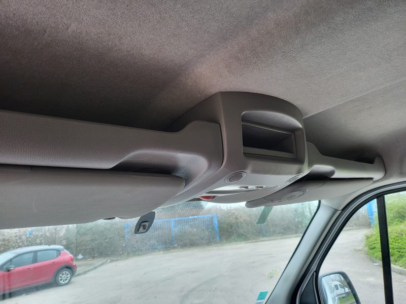 RENAULT MASTER III L2H2 2.3 dCi 130cv Grand Confort BVM6 / GALERIE/RADAR-AR/GPS/BLUETOOTH