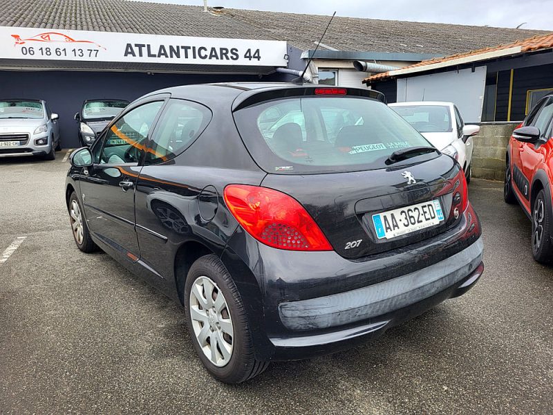 PEUGEOT 207 2009