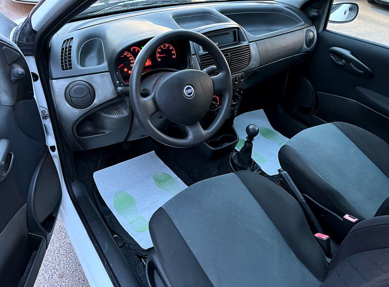 FIAT PUNTO II PHASE 2 1.2 60 Cv PREMIERE MAIN / CLIMATISATION BLUETOOTH - GARANTIE 1 AN