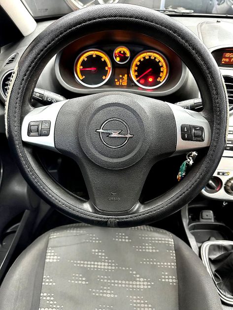 OPEL CORSA D 2011