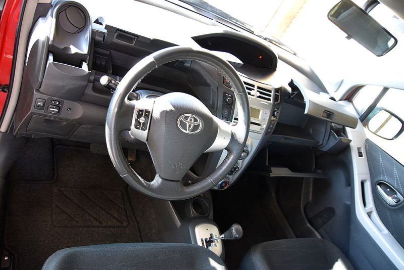 Toyota Yaris 1.3 VVT-i Team 87 ch BVA