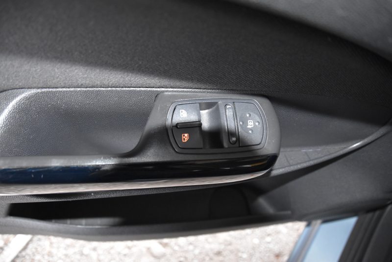 Opel Corsa 1.4 Edition 90 ch, 3 P