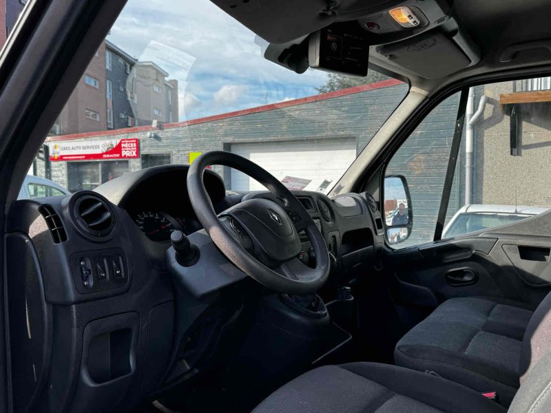 RENAULT MASTER III Fourgon 2018