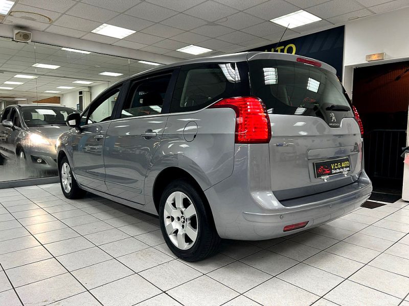 PEUGEOT 5008 1.2 Puretech 130