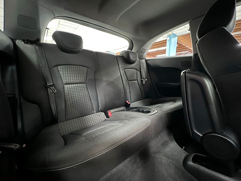 AUDI A1 1.6 TDI 105 Ambition