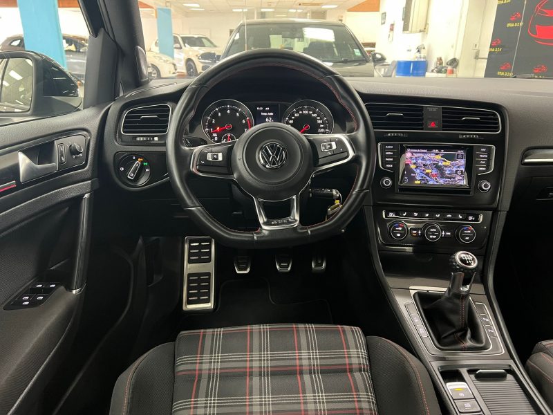 VOLKSWAGEN GOLF VII 2.0 TSI 220ch BVM6 GTI
