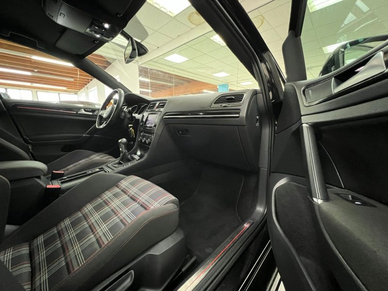 VOLKSWAGEN GOLF VII 2.0 TSI 220ch BVM6 GTI