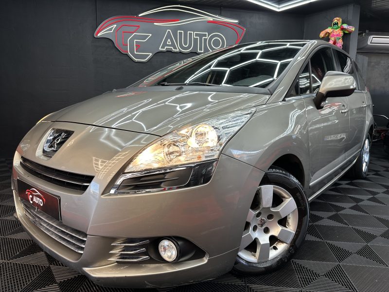 PEUGEOT 5008 2012