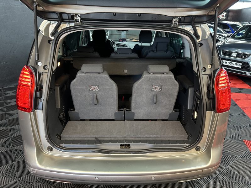 PEUGEOT 5008 2012