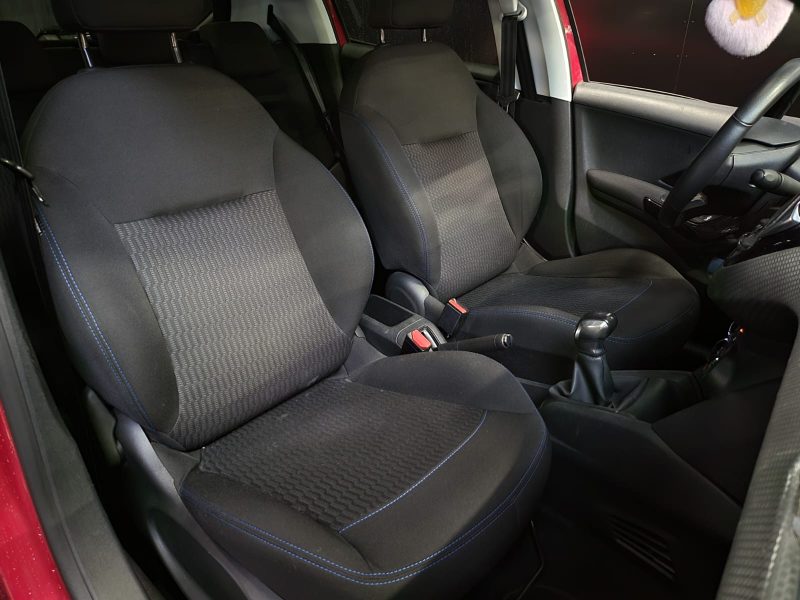 PEUGEOT 208 1.2 VTI 82cv STYLE / CARPLAY / CLIM / DISTRIBUTION OK