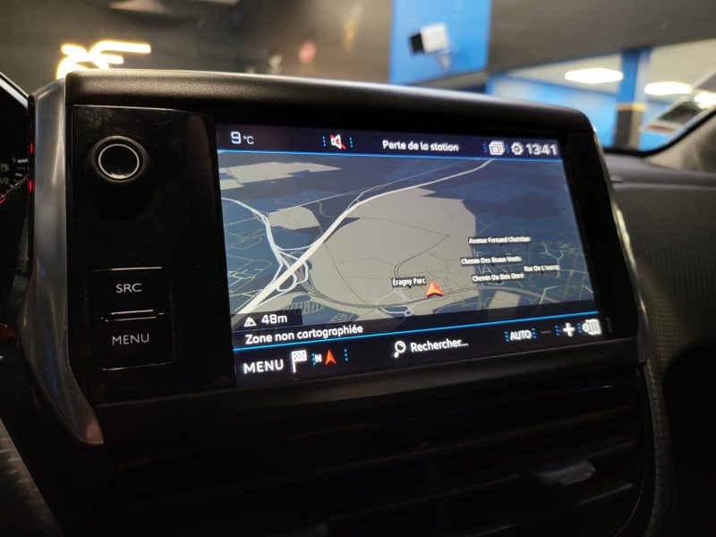 PEUGEOT 208 1.2 VTI 82cv STYLE / CARPLAY / CLIM / DISTRIBUTION OK