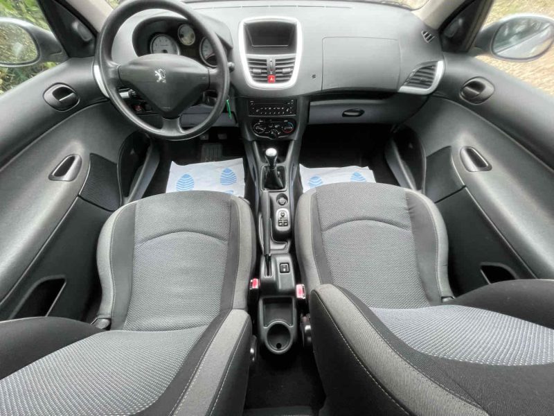 PEUGEOT 206+ 2011 1.4 i (73Ch)