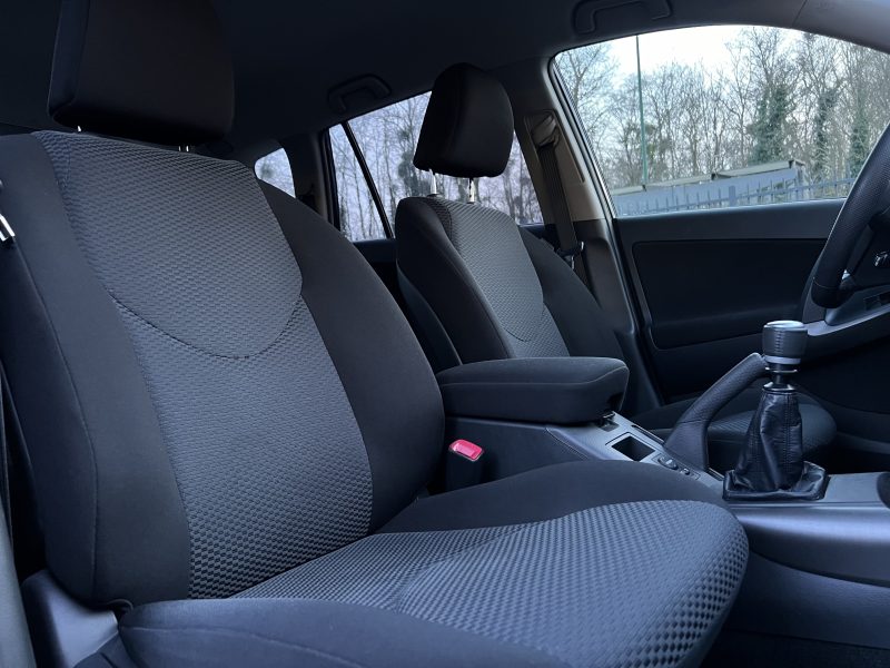 TOYOTA RAV4 III PHASE 2 2.2 D-4D 150 Cv 2WD PREMIERE MAIN ECRAN / CAMERA RECUL - GARANTIE 1 AN