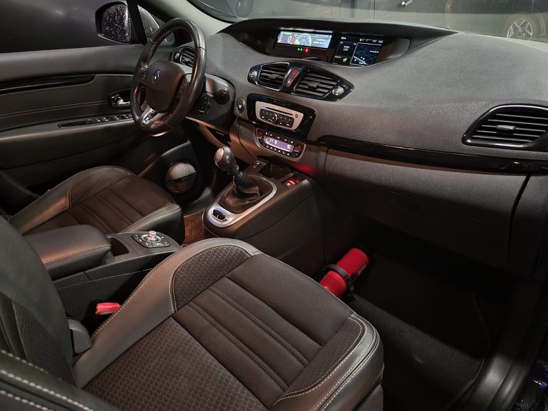 RENAULT SCENIC 1.5 dCi 110cv BOSE 1ER MAIN / CAMERA DE RECUL / RADAR AV ET AR / KEYLESS GO 