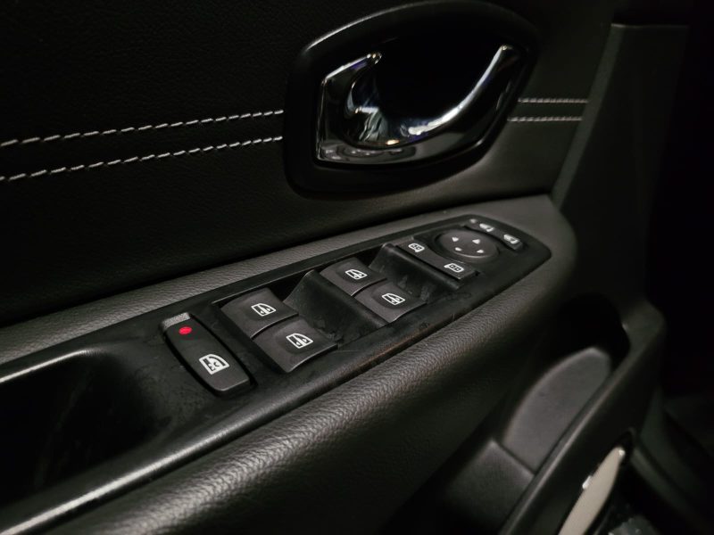 RENAULT SCENIC 1.5 dCi 110cv BOSE 1ER MAIN / CAMERA DE RECUL / RADAR AV ET AR / KEYLESS GO 