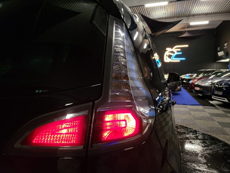 RENAULT SCENIC 1.5 dCi 110cv BOSE 1ER MAIN / CAMERA DE RECUL / RADAR AV ET AR / KEYLESS GO 