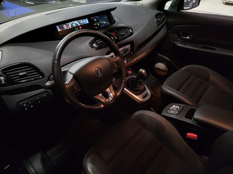 RENAULT SCENIC 1.5 dCi 110cv BOSE 1ER MAIN / CAMERA DE RECUL / RADAR AV ET AR / KEYLESS GO 