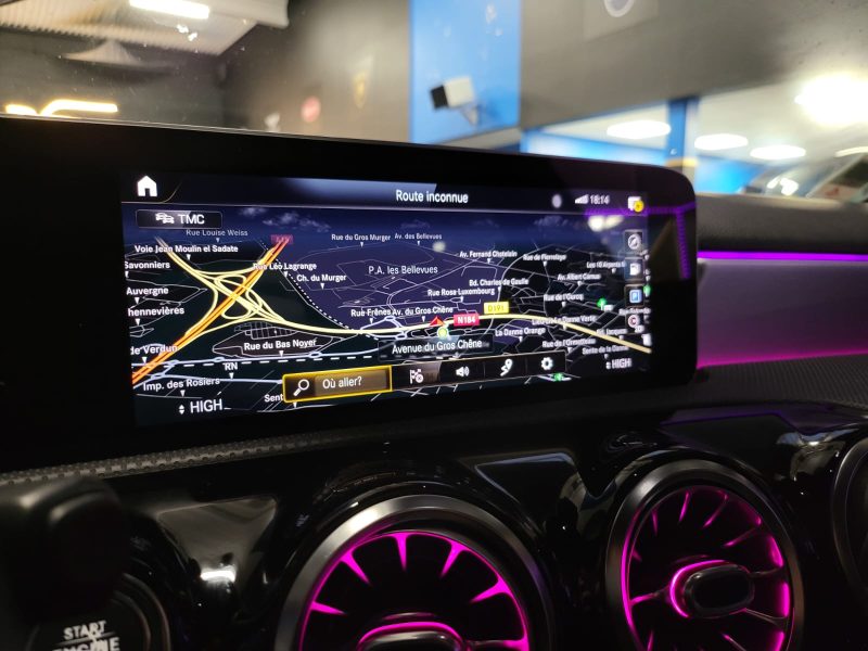 MERCEDES CLASSE A 180D 116CV AMG LINE / TOIT OUVRANT/PANORAMIQUE+CARPLAY+PARK ASSIST+VIRTUAL COCKPIT