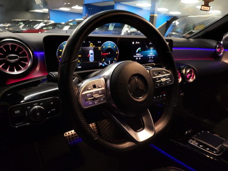 MERCEDES CLASSE A 180D 116CV AMG LINE / TOIT OUVRANT/PANORAMIQUE+CARPLAY+PARK ASSIST+VIRTUAL COCKPIT