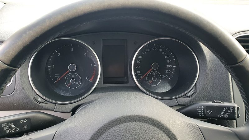 VOLKSWAGEN GOLF VI 2011