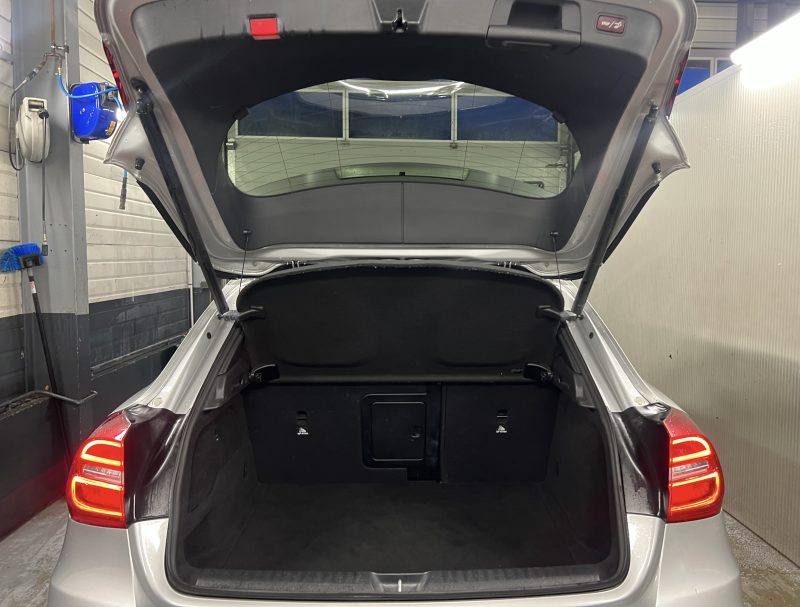 MERCEDES-BENZ GLA 200D FASCINATION 2.2D 136 PACK AMG / TOIT OUVRANT APPLE CARPLAY 7G-DCT