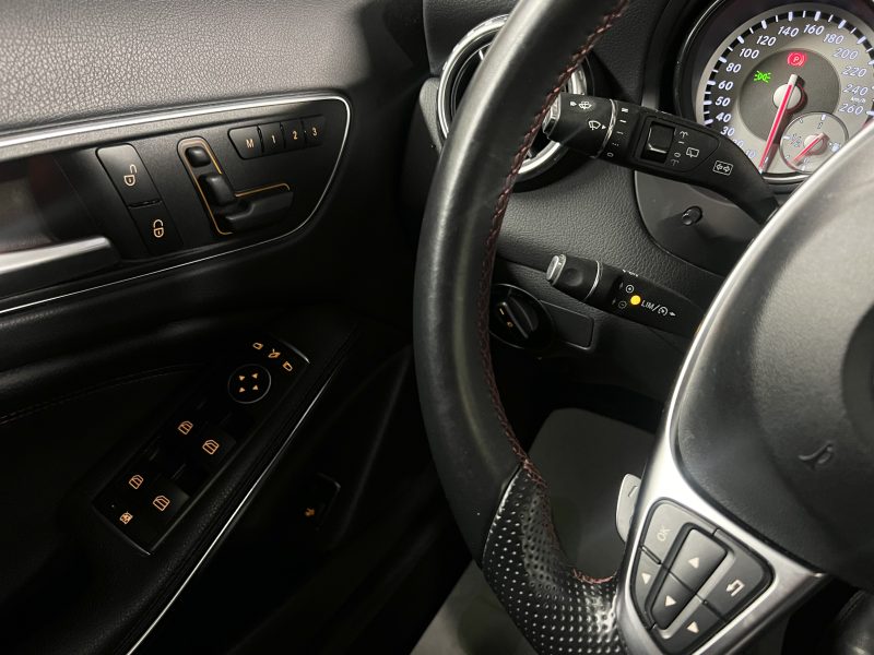 MERCEDES-BENZ GLA 200D FASCINATION 2.2D 136 PACK AMG / TOIT OUVRANT APPLE CARPLAY 7G-DCT