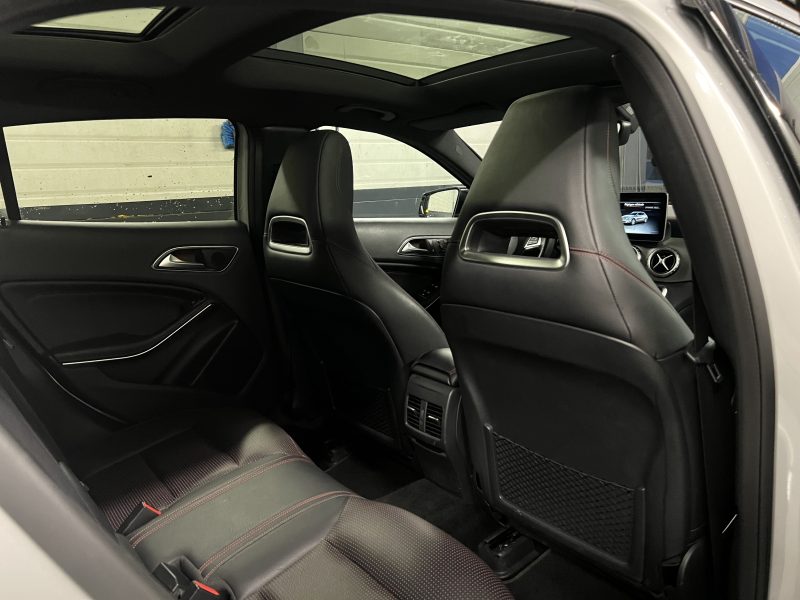 MERCEDES-BENZ GLA 200D FASCINATION 2.2D 136 PACK AMG / TOIT OUVRANT APPLE CARPLAY 7G-DCT