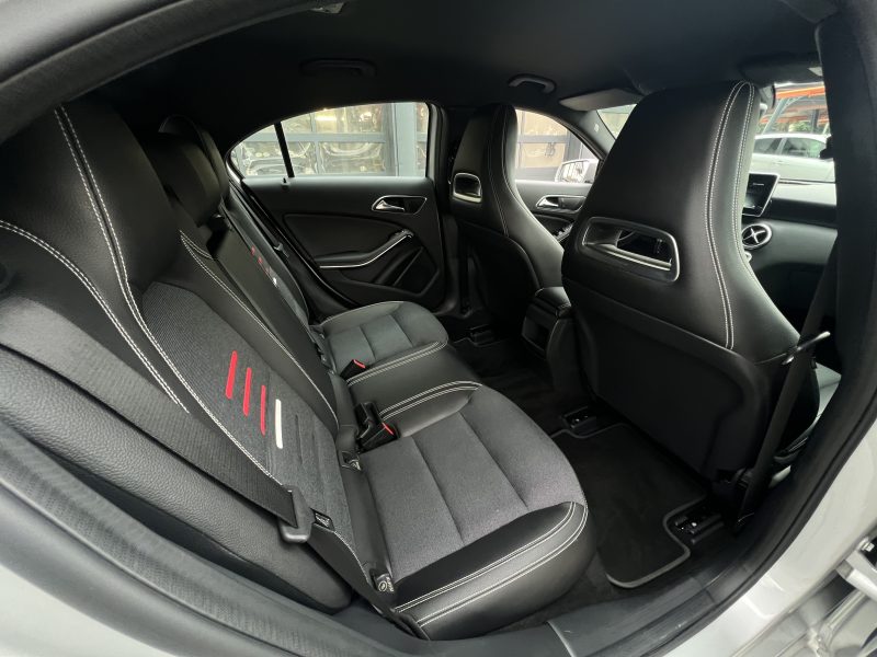MERCEDES CLASSE A III PHASE 2 160i 1.6 102 Cv PREMIERE MAIN / 25 700 Kms CAMERA GPS - GARANTIE 1 AN