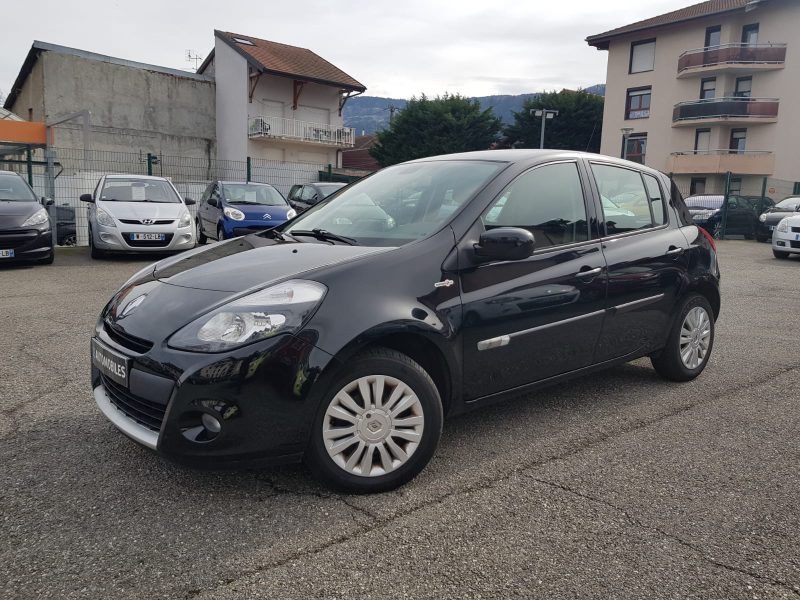 RENAULT CLIO III 1.2i 75CV TOMTOM LIVE