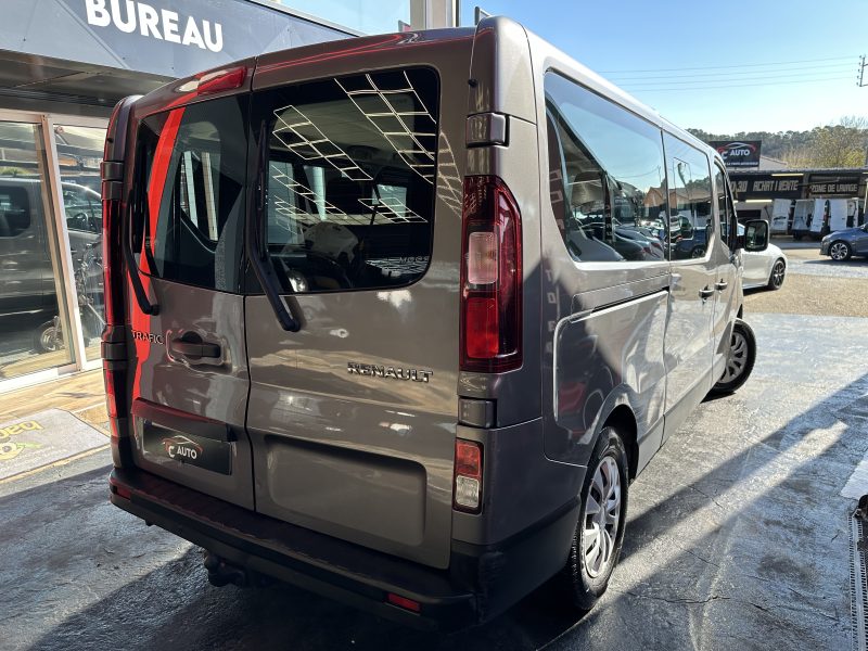 RENAULT TRAFIC III Autobus/Autocar 2017
