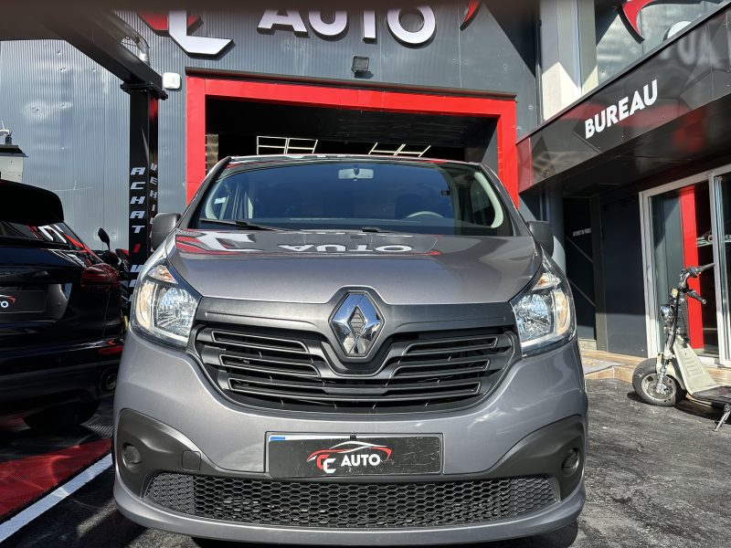 RENAULT TRAFIC III Autobus/Autocar 2017
