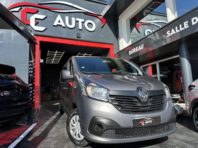RENAULT TRAFIC III Autobus/Autocar 2017