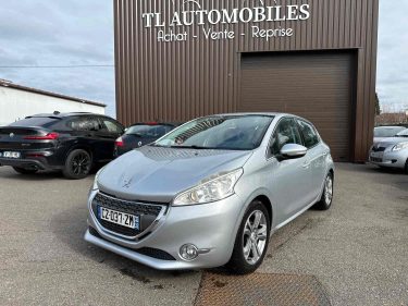 PEUGEOT 208  2013