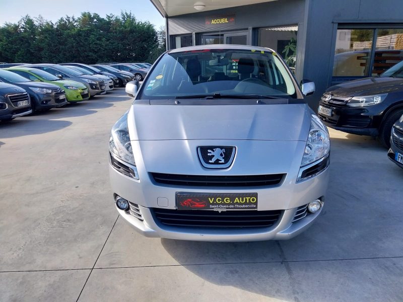 PEUGEOT 5008 1.6 HDi 110 Confort