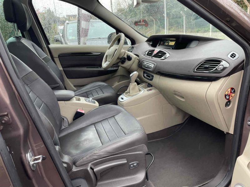 RENAULT SCÉNIC III 2.0DCI 150CV