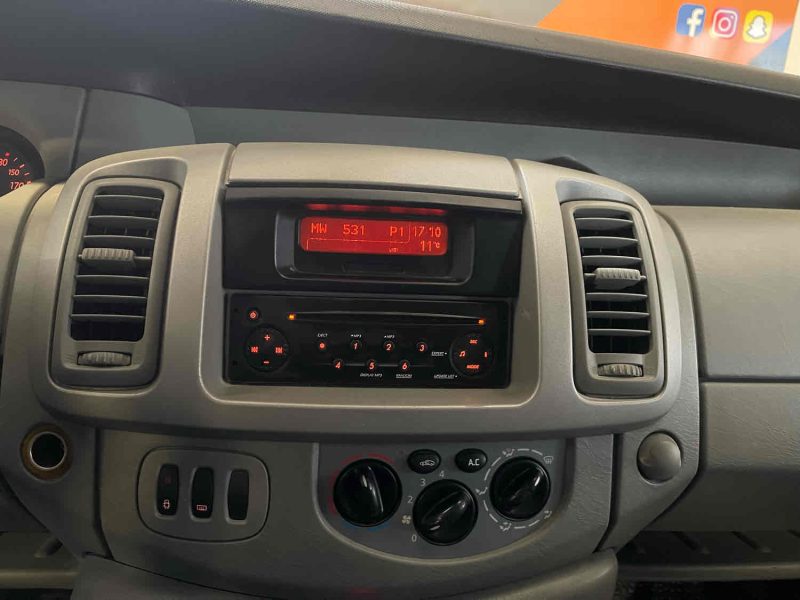 RENAULT TRAFIC II  2009