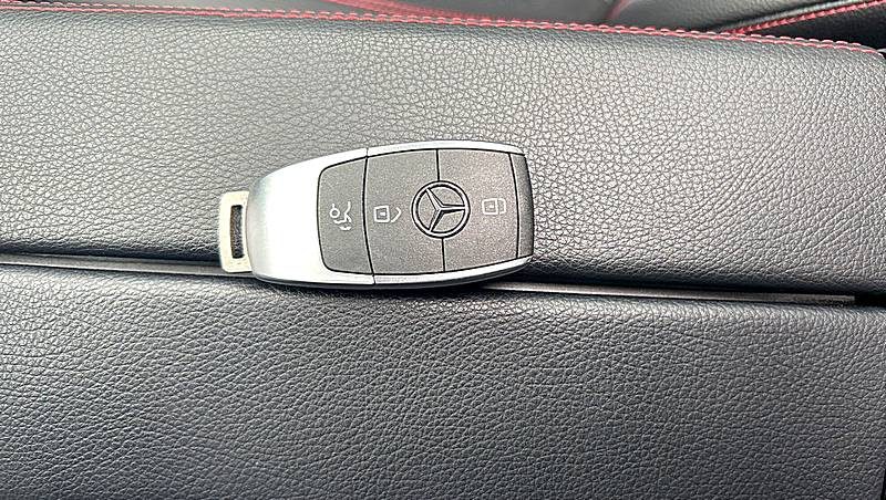 MERCEDES-BENZ CLASSE A 180D BERLINE AMG LINE