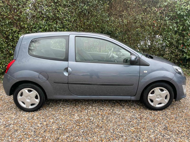 RENAULT TWINGO II 2011 1.2 16V 75cv