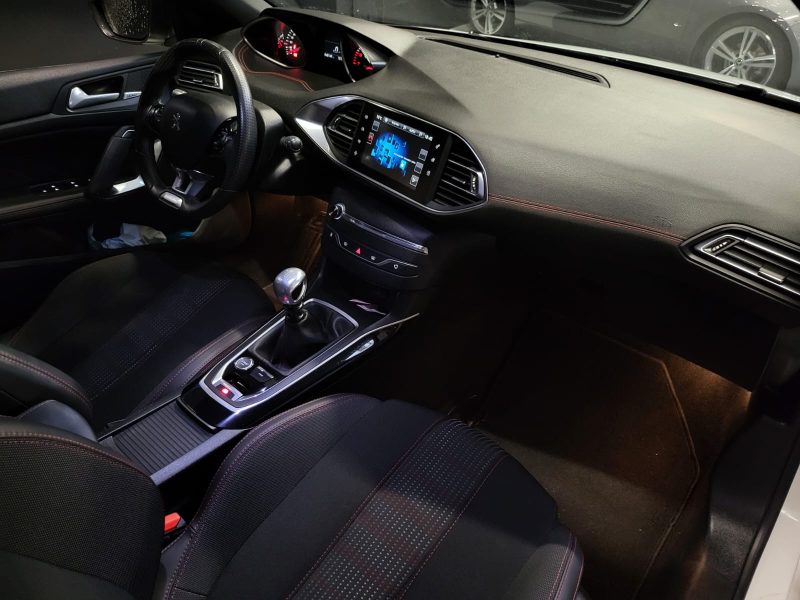 PEUGEOT 308 2017 1.2 PURE TECH 130CV GT LINE/ SONO DENON/ FULL SUIVI PEUGEOT/ MODE DYNAMIQUE