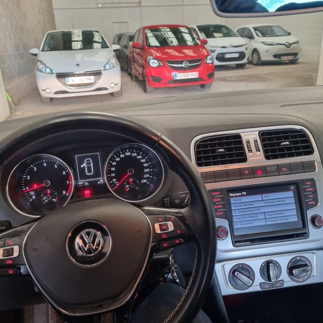 VOLKSWAGEN POLO V 2015
