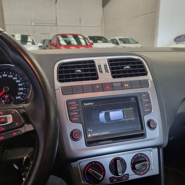 VOLKSWAGEN POLO V 2015