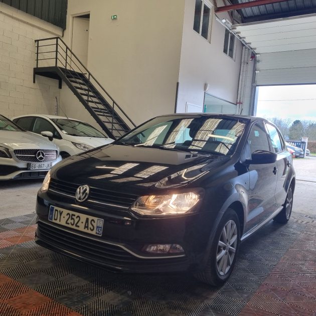 VOLKSWAGEN POLO V 2015