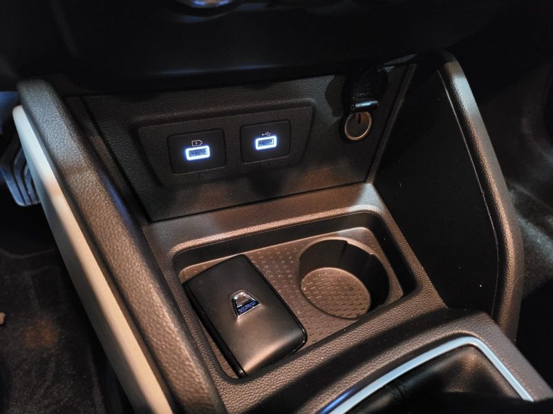 DACIA DUSTER II 1.5 BluedCi 115cv Prestige+ BVM6 / DEMARRAGE SANS CLE/DETECTION ANGLES MORTS/CAMERA 