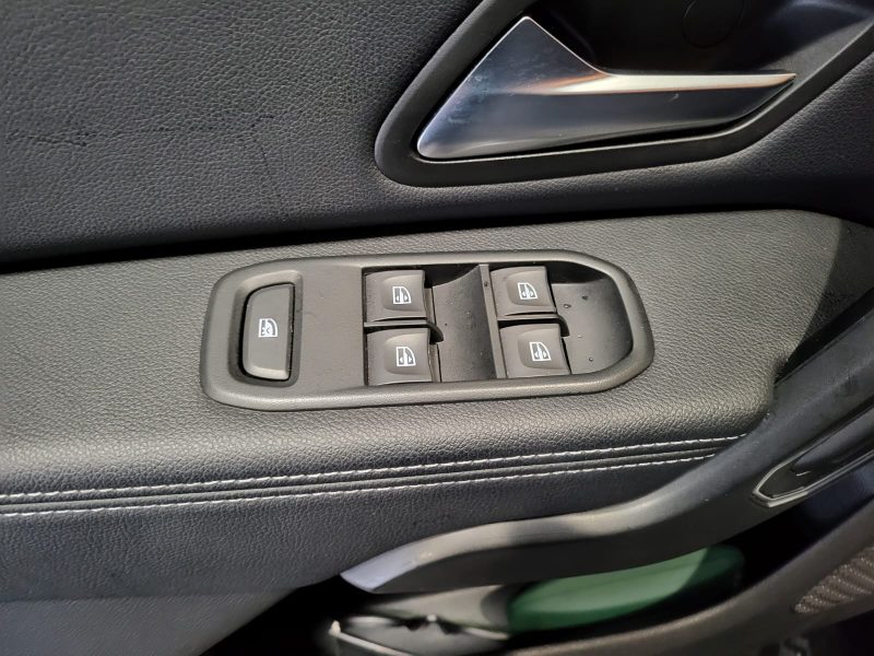 DACIA DUSTER II 1.5 BluedCi 115cv Prestige+ BVM6 / DEMARRAGE SANS CLE/DETECTION ANGLES MORTS/CAMERA 