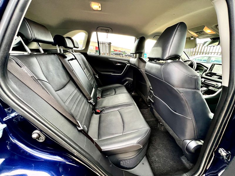 TOYOTA RAV 4 V 2WD 218cv LOUNGE 2022