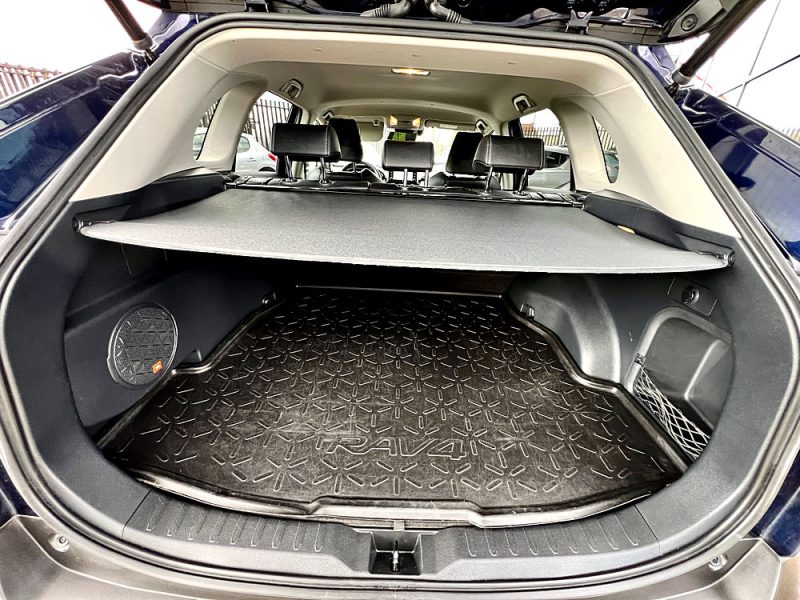 TOYOTA RAV 4 V 2WD 218cv LOUNGE 2022